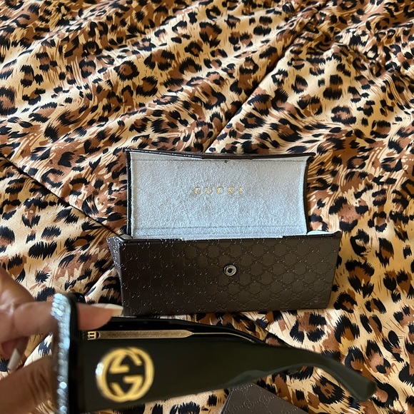 Oversized Square Crystal Gucci Sunglasses - Picture 4 of 12
